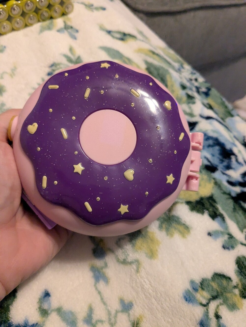 Pink & Purple Donut-Shaped Polly Pocket Accessory Case/Dolls